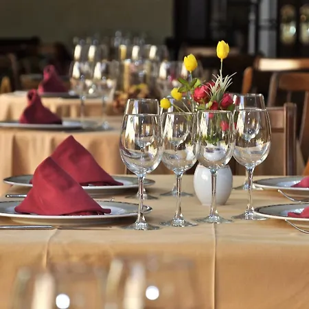 Ξενοδοχείο Averroes 3*